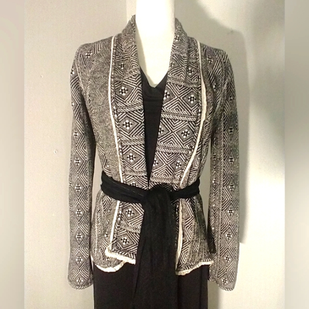 Sparrow knit Blazer with lace belt and trim size M black and white